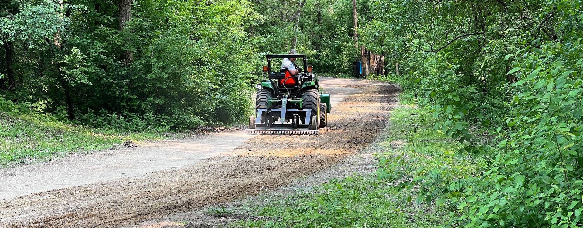 GRADE GRAVEL DRIVEWAYS & PARKING LOTS!